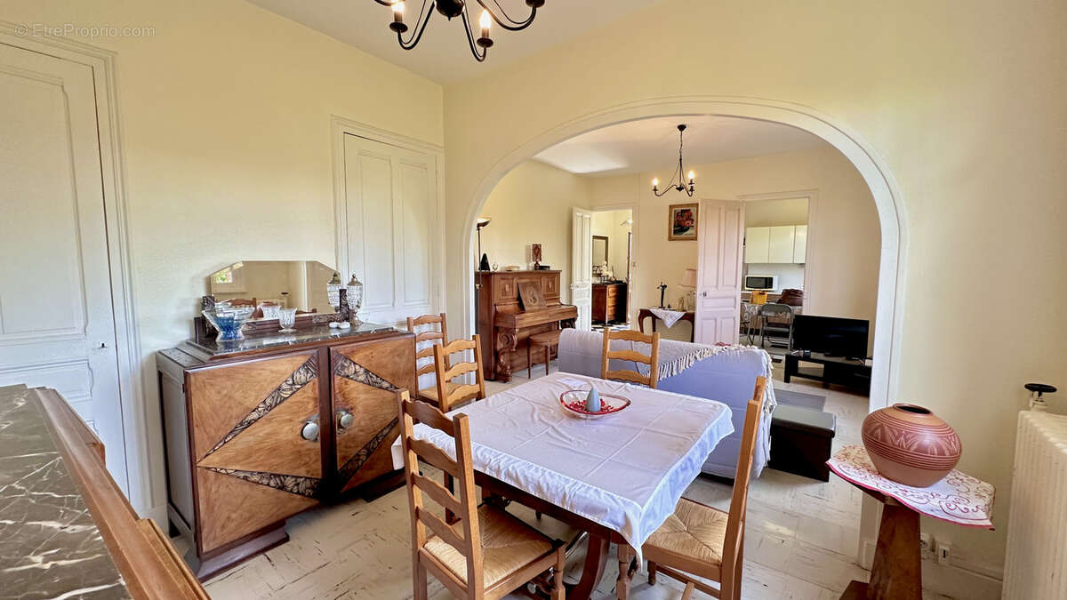 Maison à BEAUREPAIRE