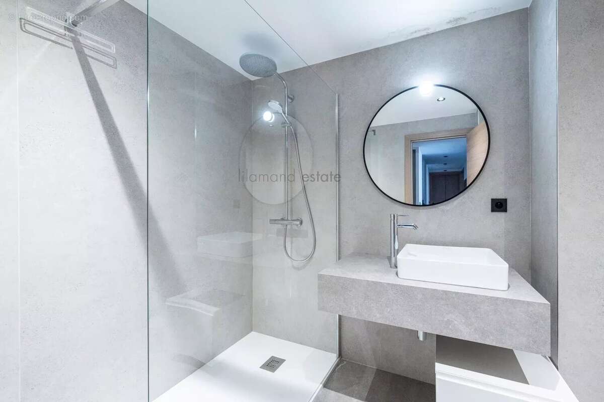 Exclusivite - cannes - pointe croisette - rdj vue mer 168 m² - photo 11