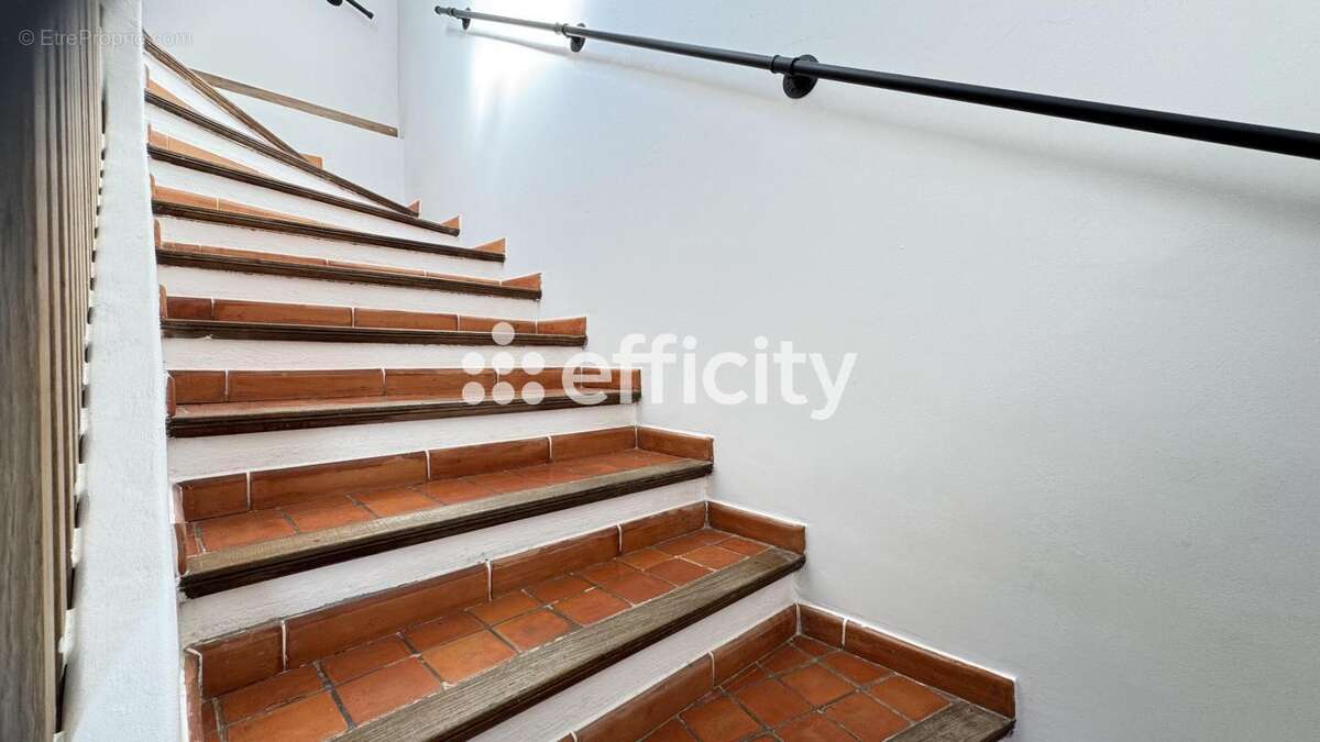 Appartement à VALLAURIS