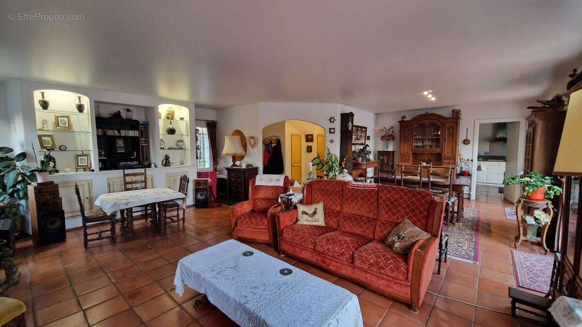 Maison à LE CANNET-DES-MAURES