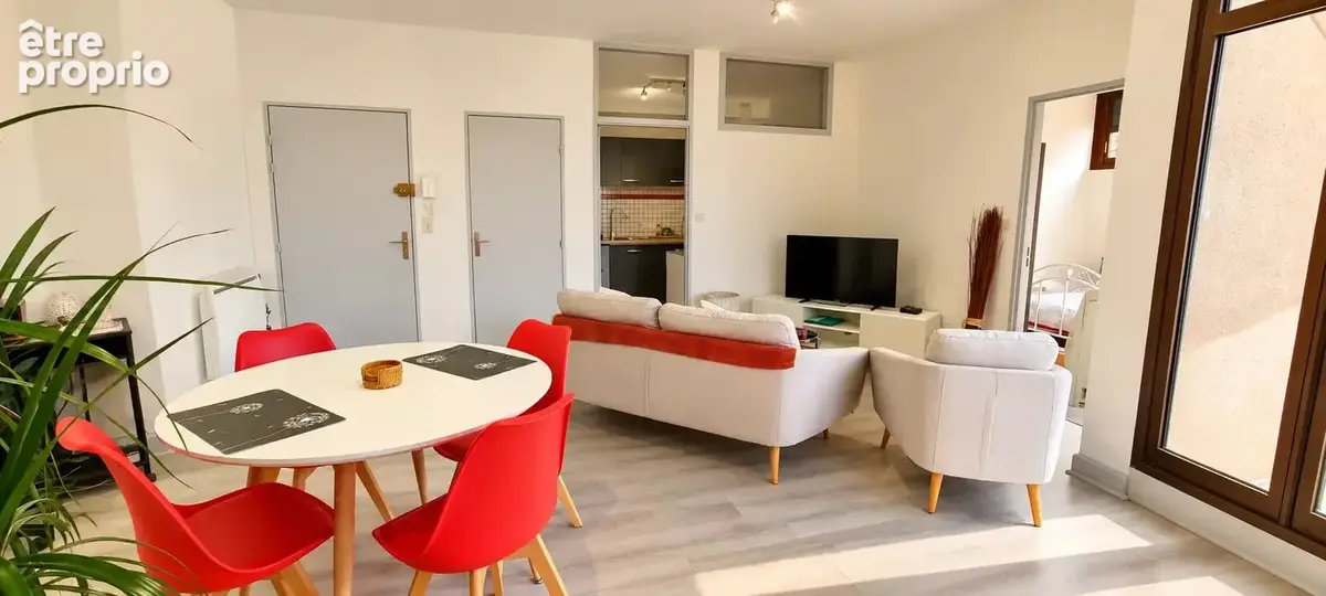 Exclusivite  centre ville  appartement t3 avec terrasse au 1er  etage; - photo 3