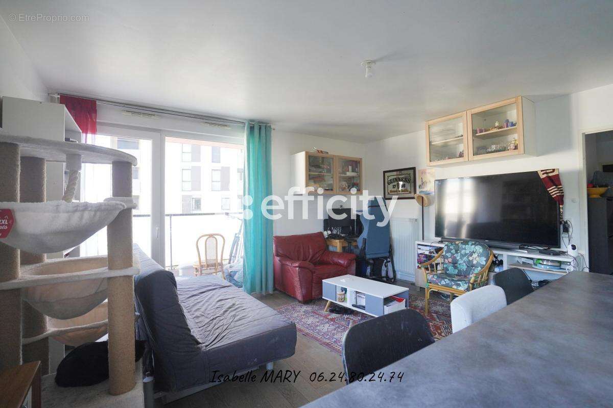 Appartement à FRESNES