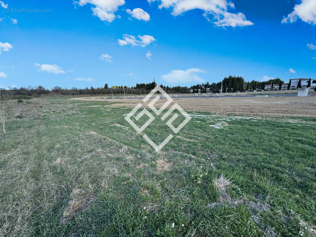 Terrain à FERRALS-LES-CORBIERES