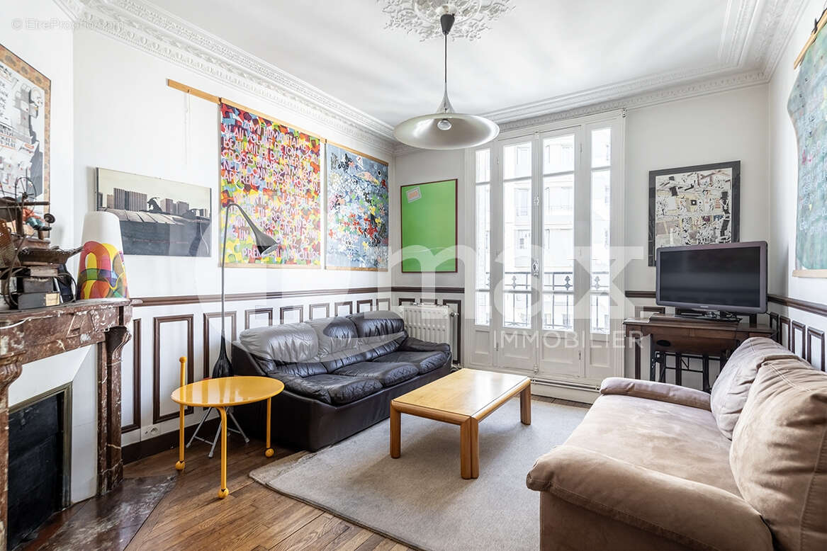 Appartement à COURBEVOIE