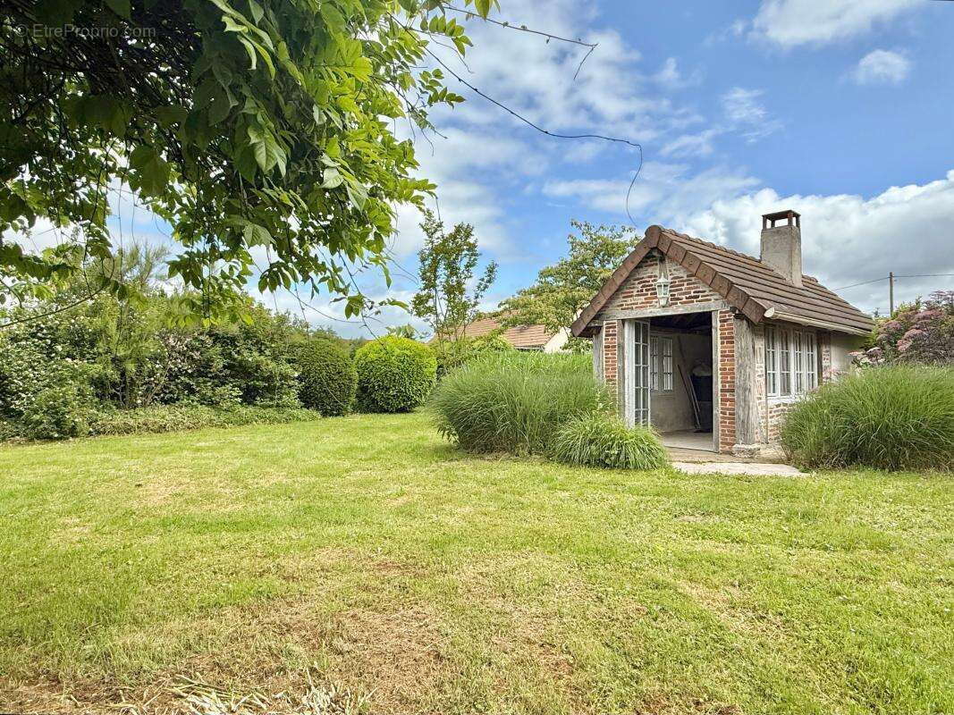 LONGERE DE CARACTERE de 500m² , 5000m² de terrain - photo 37