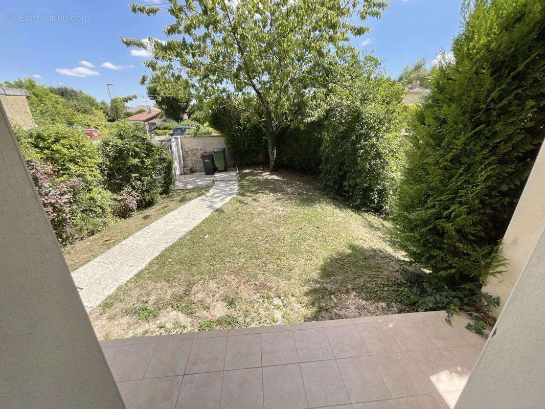 Maison à SAINT-JULIEN-LES-VILLAS