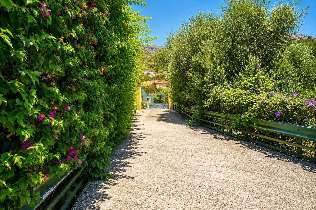 Cap d'ail "centre" - villa 170m²  terrain 1380m²  vue mer  extension possible - photo 20