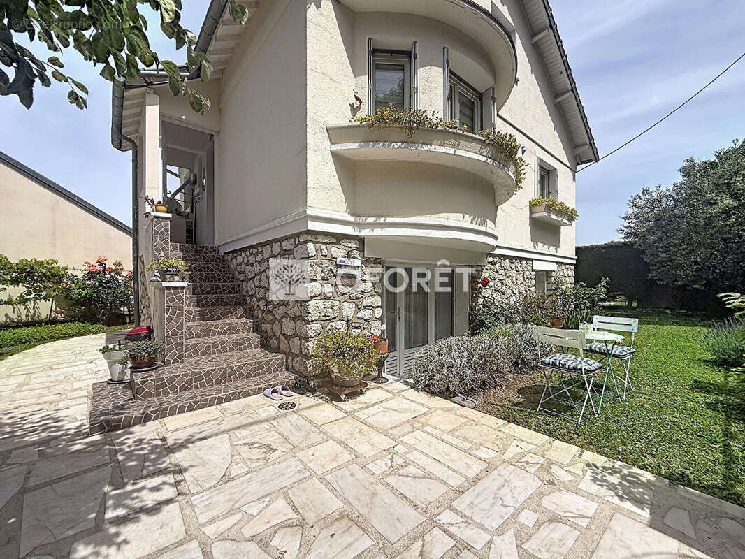Maison à COMBS-LA-VILLE