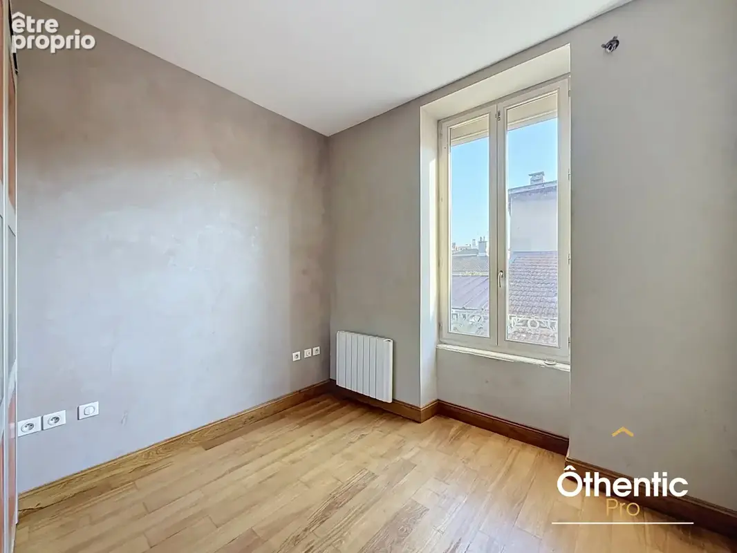 À vendre   t3 avec fort potentiel d’agrandissement hyper-centre de bourgoin-jallieu - photo 8