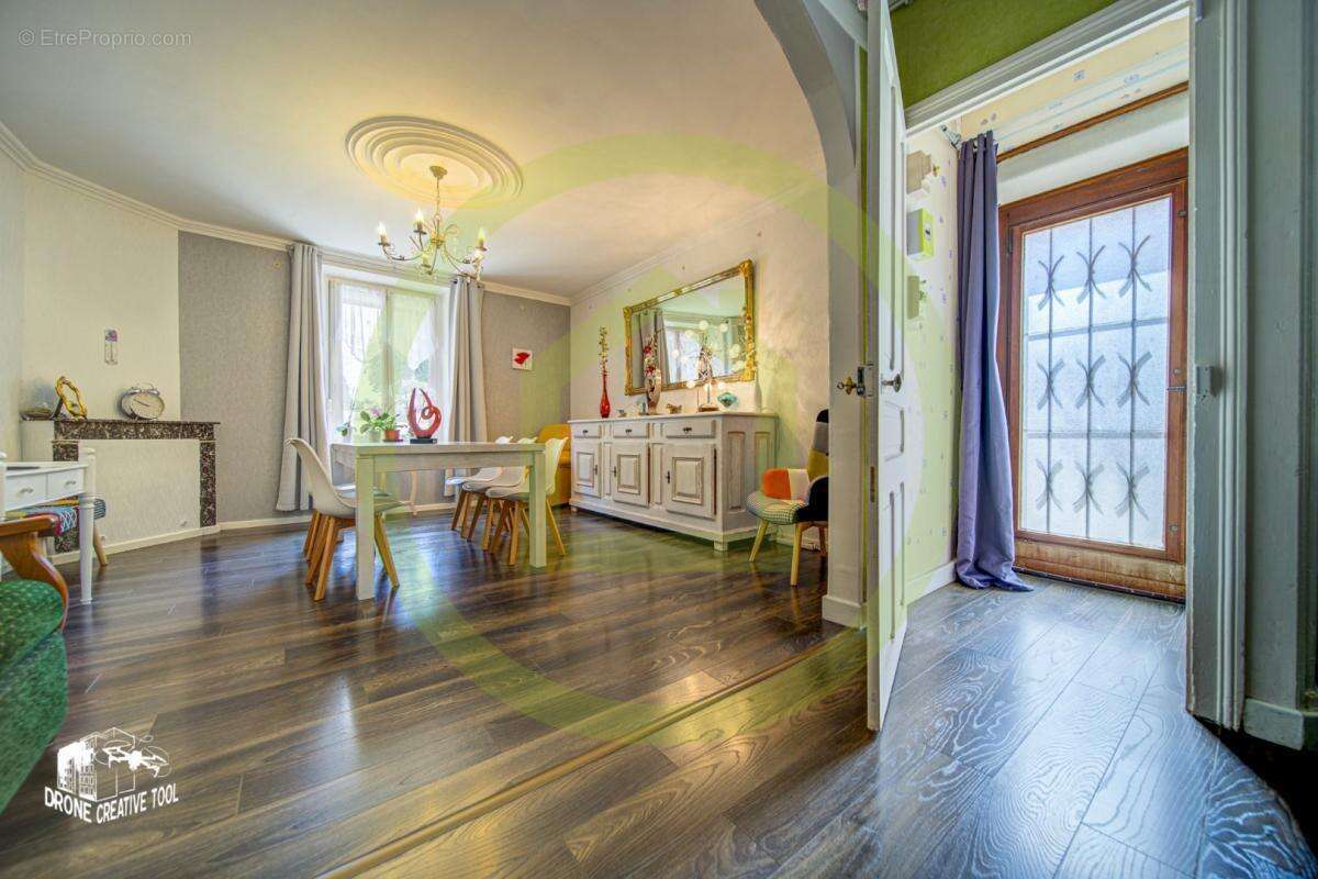 Maison à LAMORVILLE