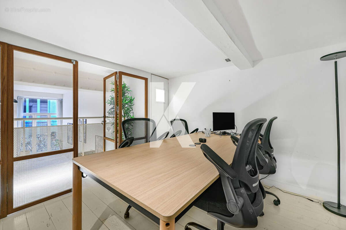 2eme pièce étage - Appartement à PARIS-10E