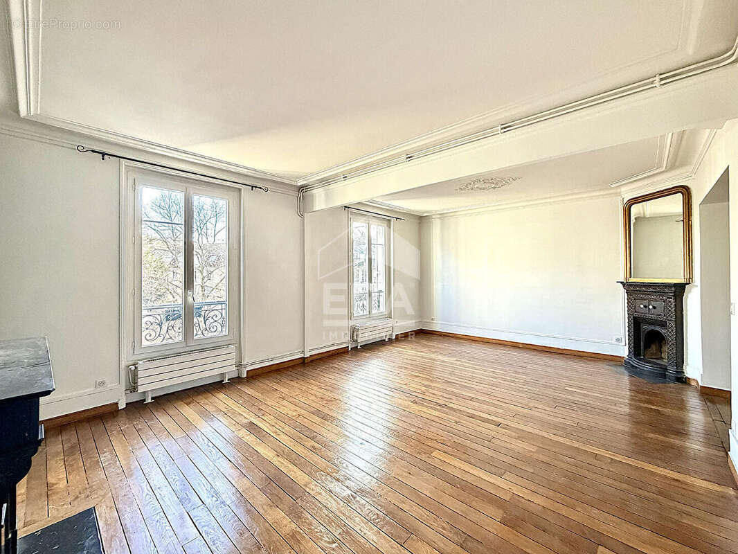 Appartement à NEUILLY-SUR-SEINE