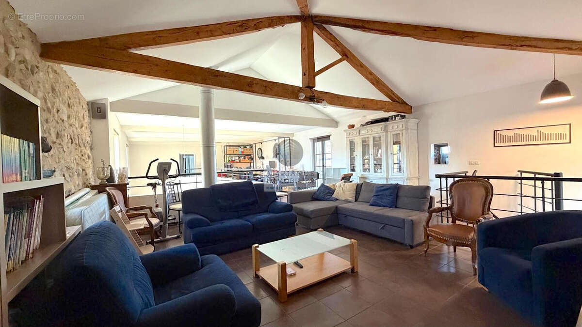 Maison à ETOILE-SUR-RHONE