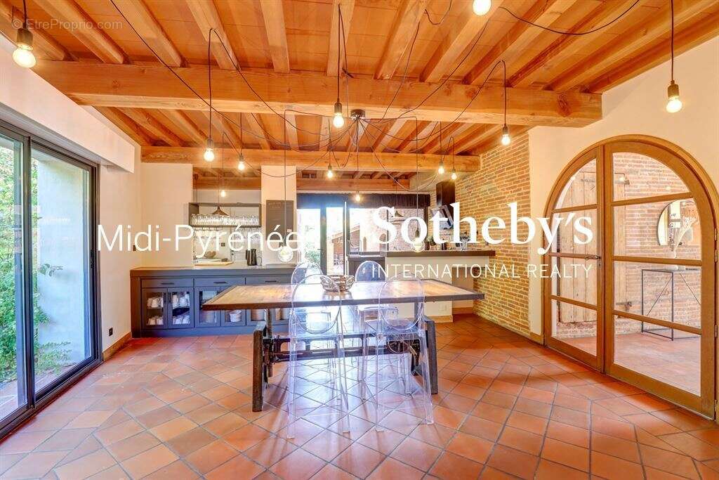 Maison à LAYRAC-SUR-TARN