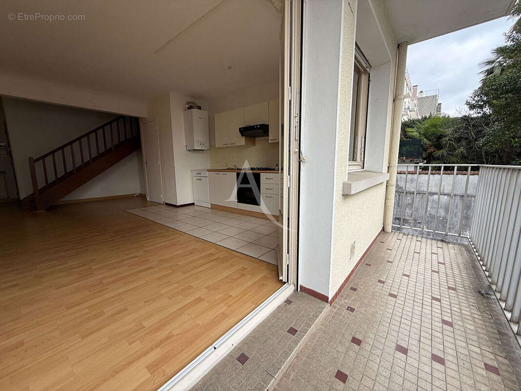 Centre ville Appartement T2 duplex et 2 balcons - photo 5
