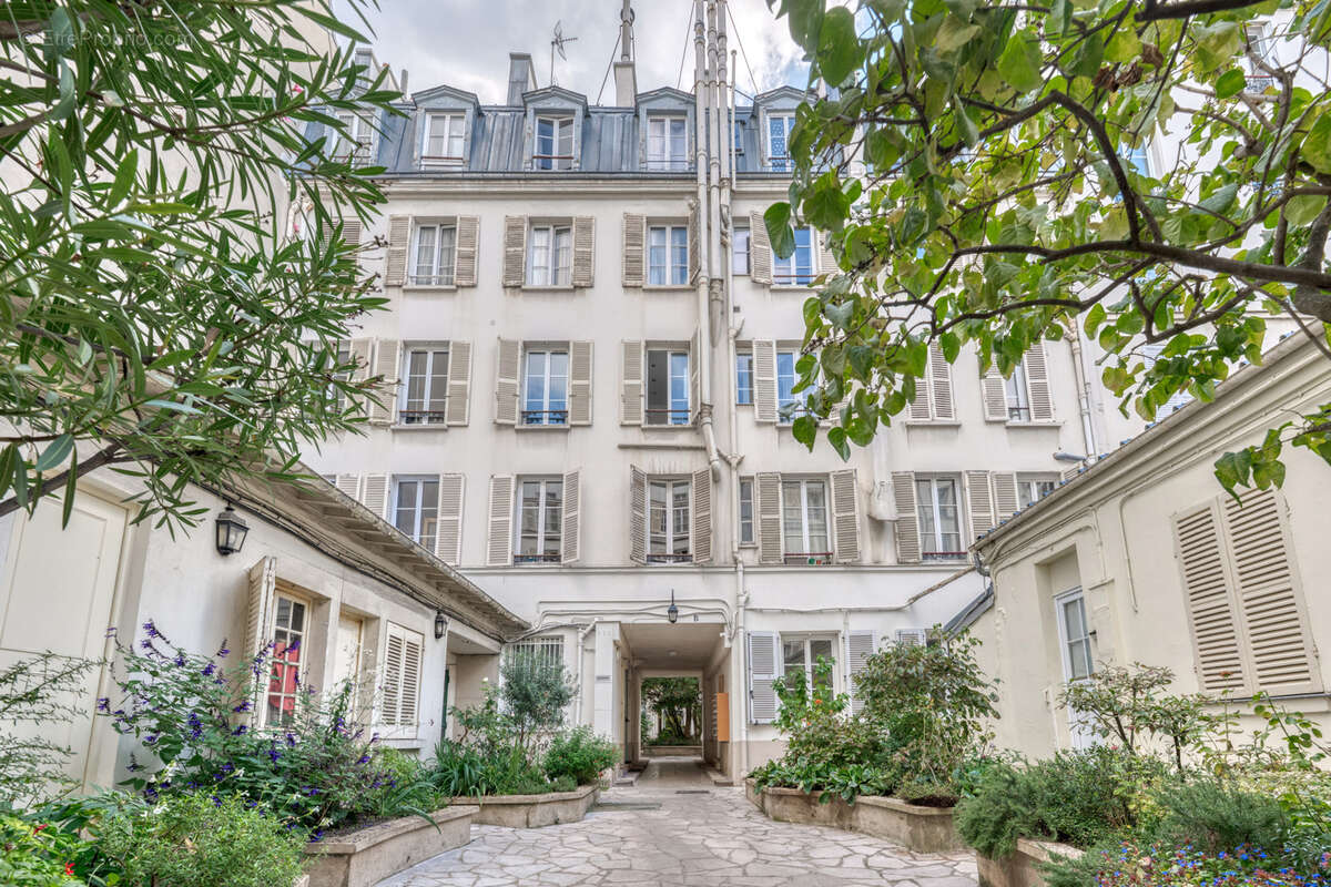 Appartement à PARIS-7E