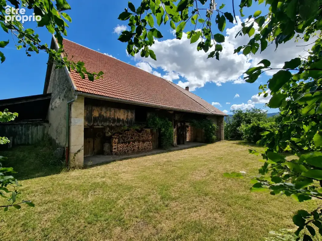 Maison en pierre 175 m2 avec annexes VALROMEY-SUR-SERAN - photo 12