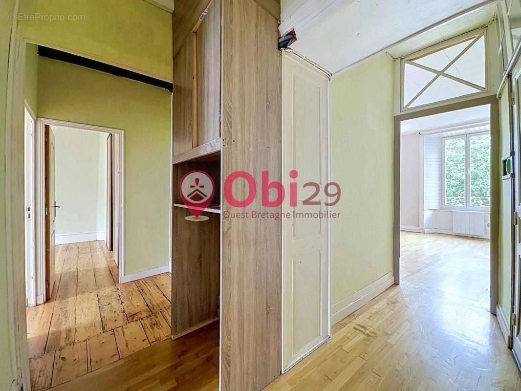 Appartement T4 de 100 m² – Centre-ville de Châteaulin - photo 6