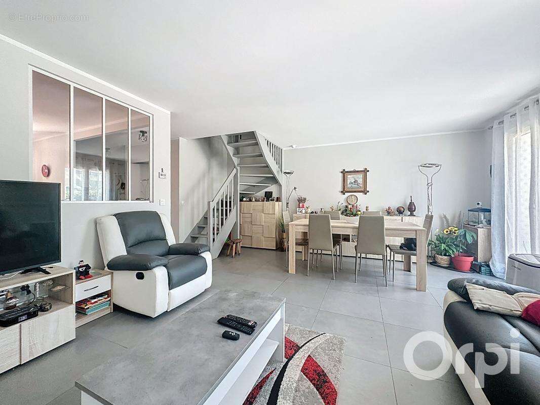 Maison à VILLENEUVE-LOUBET