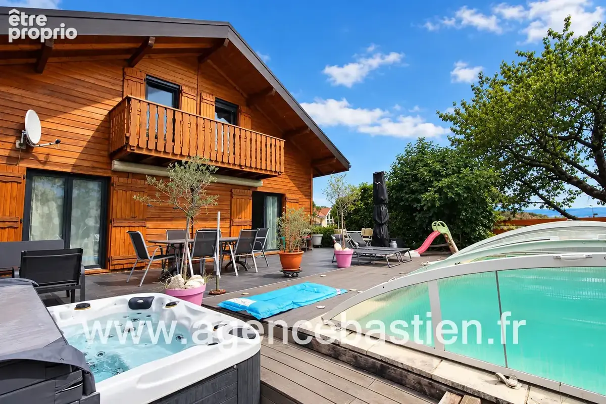 PERON - Chalet familial avec piscine chauffée et jacuzzi   3 chambres   terrain de 988 m2 - photo 11