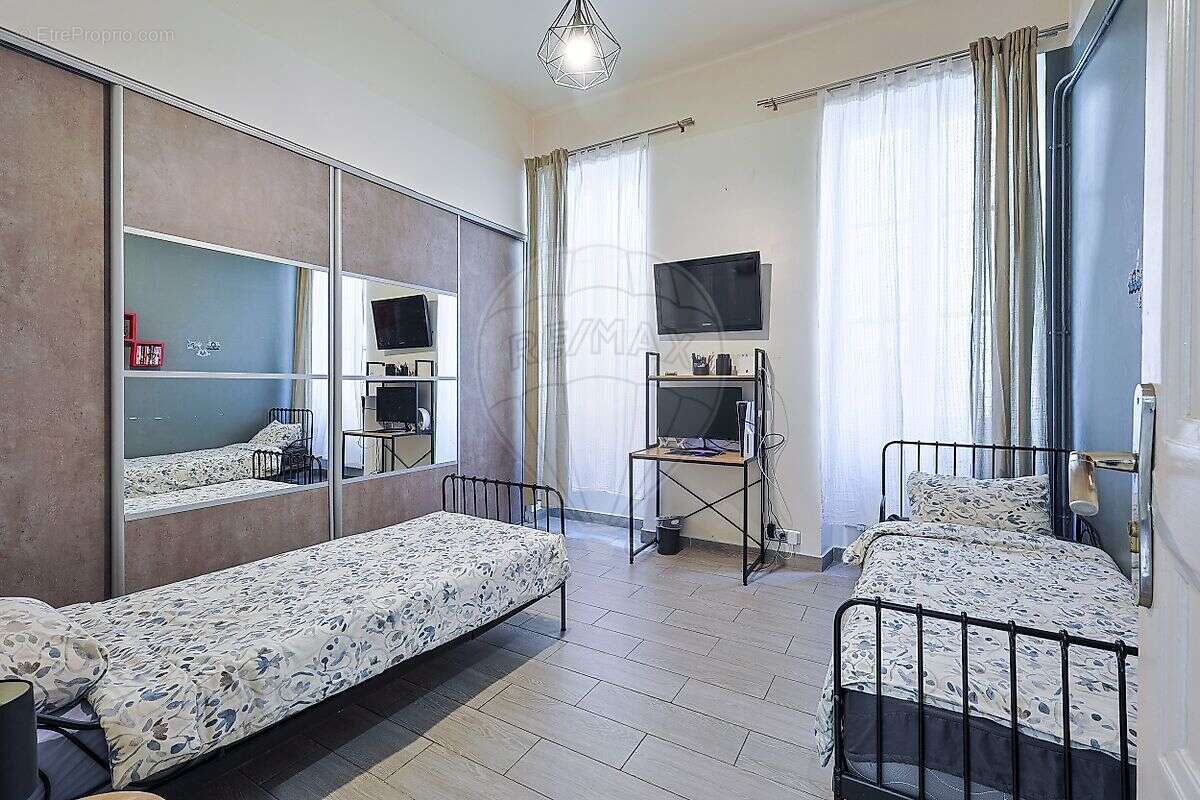 Appartement à MARSEILLE-2E