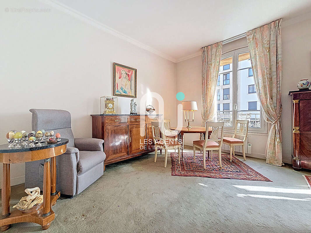 Appartement à SURESNES