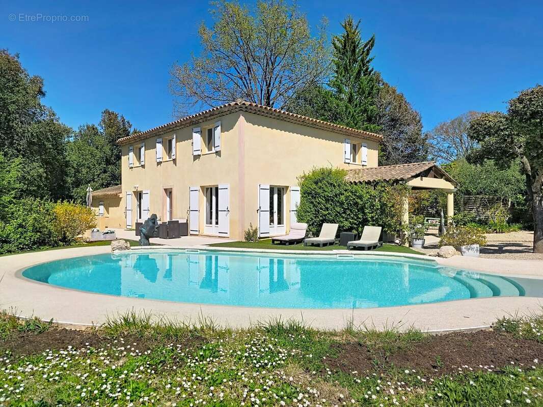 Maison à ROQUEFORT-LES-PINS