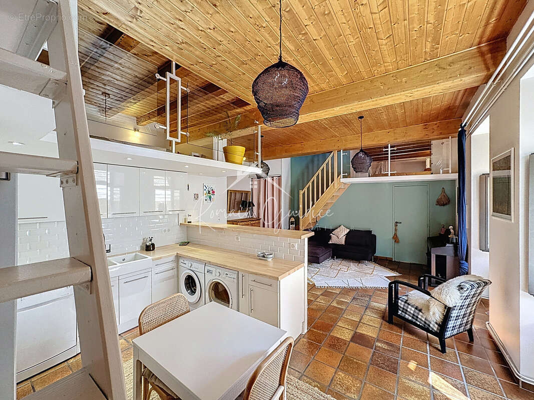 Appartement f3 67 m2 atypique pour 90 m2 au sol - photo 2