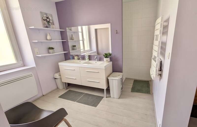 Maison à MONTFERRAT