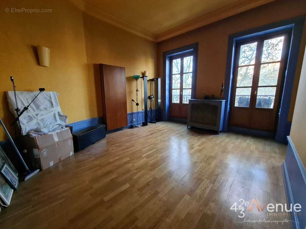 Appartement à SAINT-ETIENNE