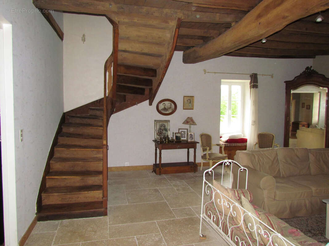 Maison à BERNAC