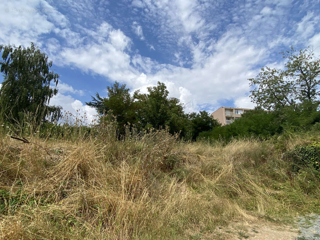 Terrain à SAINT-GERMAIN-LAVAL