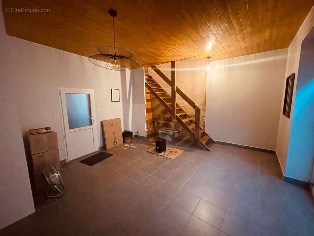 Maison à SAINT-DONAT-SUR-L&#039;HERBASSE