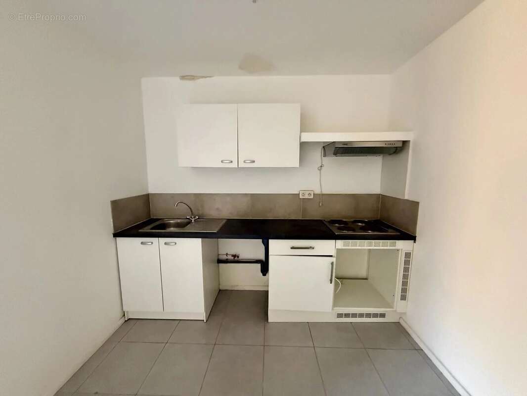 Appartement à SAINT-LAURENT-DU-VAR