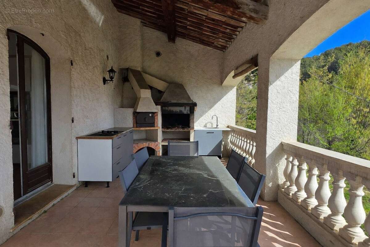 Maison à TOURRETTE-LEVENS