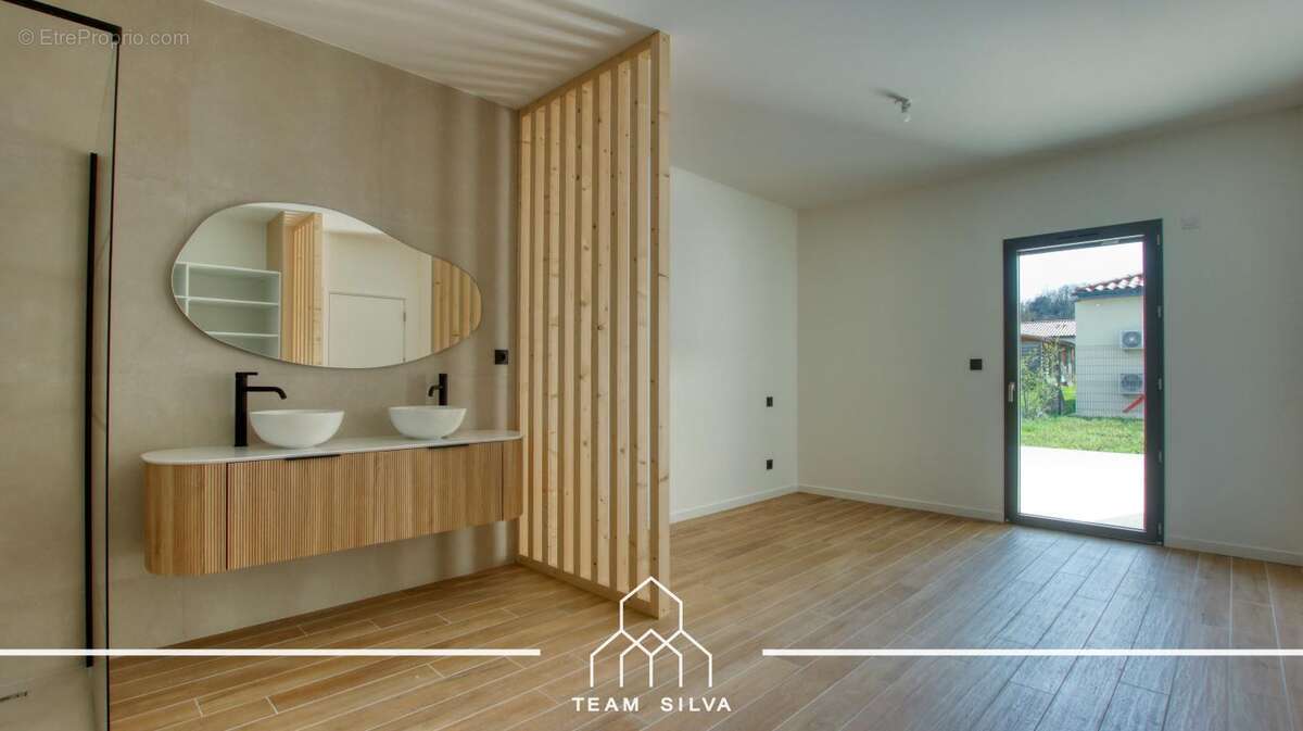Maison à SAINT-SORLIN-EN-VALLOIRE