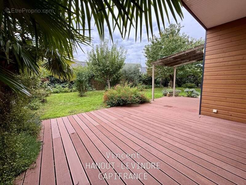 Maison à VILLEVEQUE