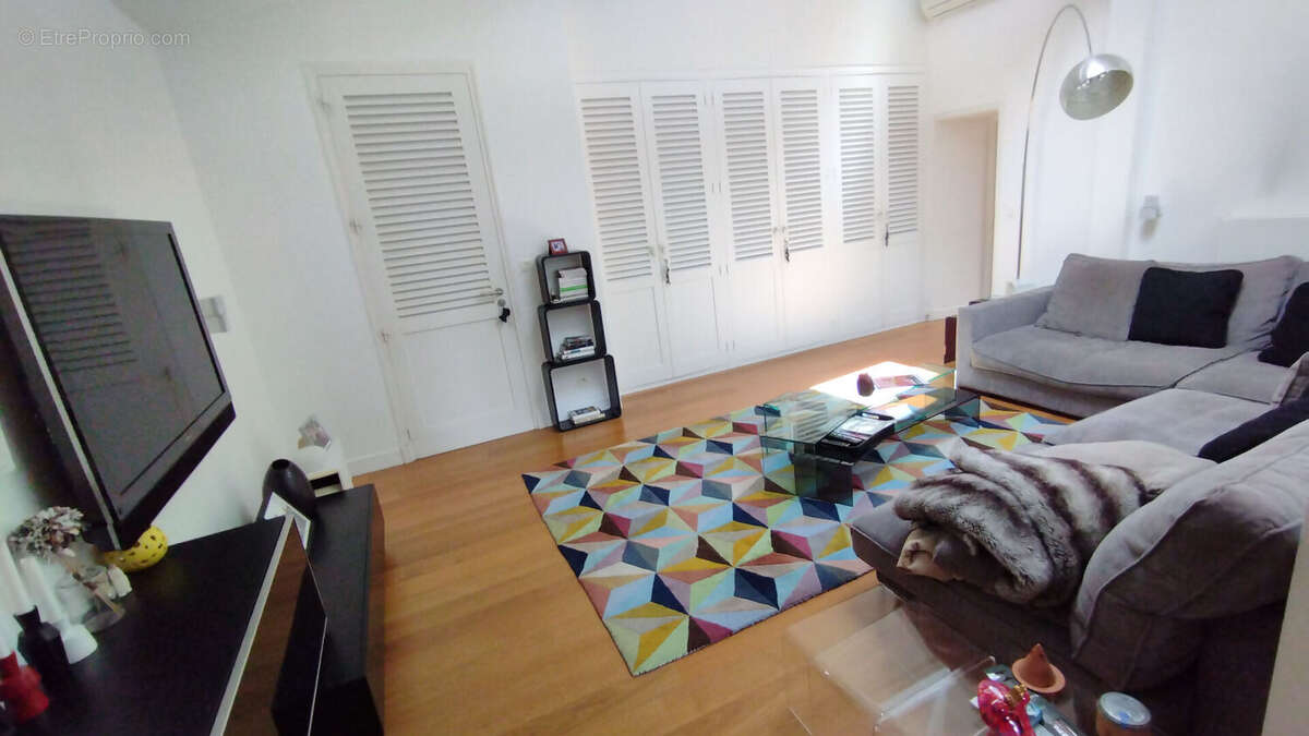 Maison à YZEURES-SUR-CREUSE