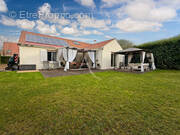 Maison à JOUY-LE-MOUTIER