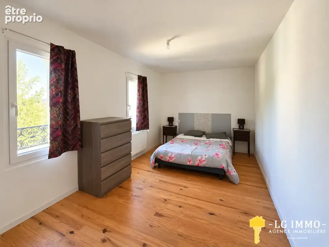 Maison en pierre entièrement rénovée — 3 chambres — jardin clos — dpe a - photo 11