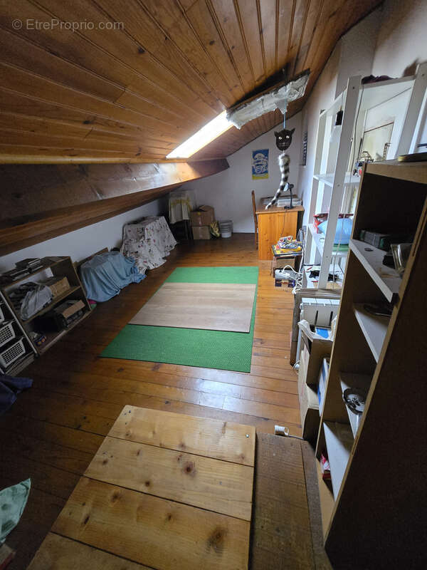 Appartement à LA ROQUETTE-SUR-VAR