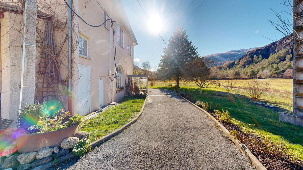 Maison à LA ROBINE-SUR-GALABRE
