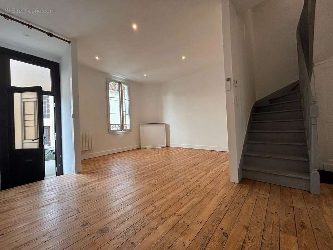 Charmante maison de ville rénovée avec 3 chambres - photo 2