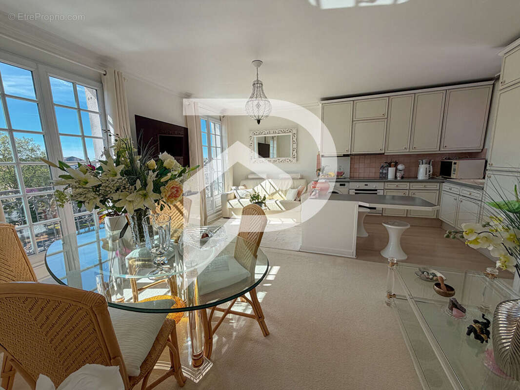 Appartement à PARIS-19E