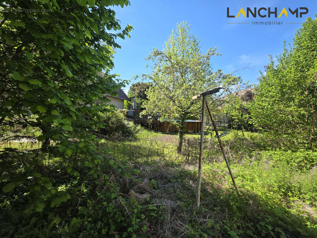 Vions   Maison individuelle à rénover avec 4 chambres sur un terrain arboré de 1 571 m2 - photo 7