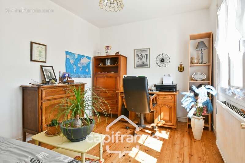 Maison à vendre de plain pied 5 pièces SAINT JEAN D'ANGELY (17) sur une parcelle de 1012m² - photo 15
