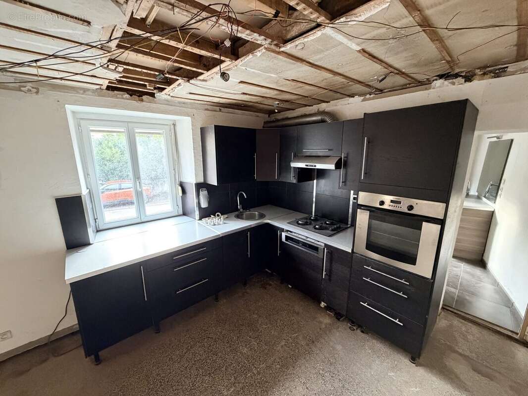 Maison à THIAUCOURT-REGNIEVILLE