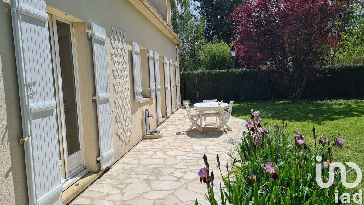 Photo 3 - Maison à SAINT-REMY-LES-CHEVREUSE