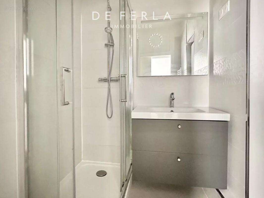 Appartement à PARIS-7E