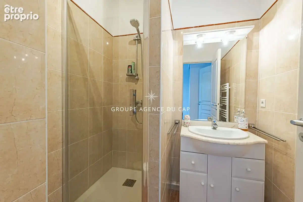Appartement de standing 156 m² Saint-Raphaël Boulouris Terrasse 43 m² Piscine 2 garages - photo 10